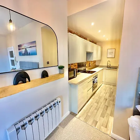 Pier View Retreat - Close To Beach - Sea Views With Parking Bournemouth Exterior photo
