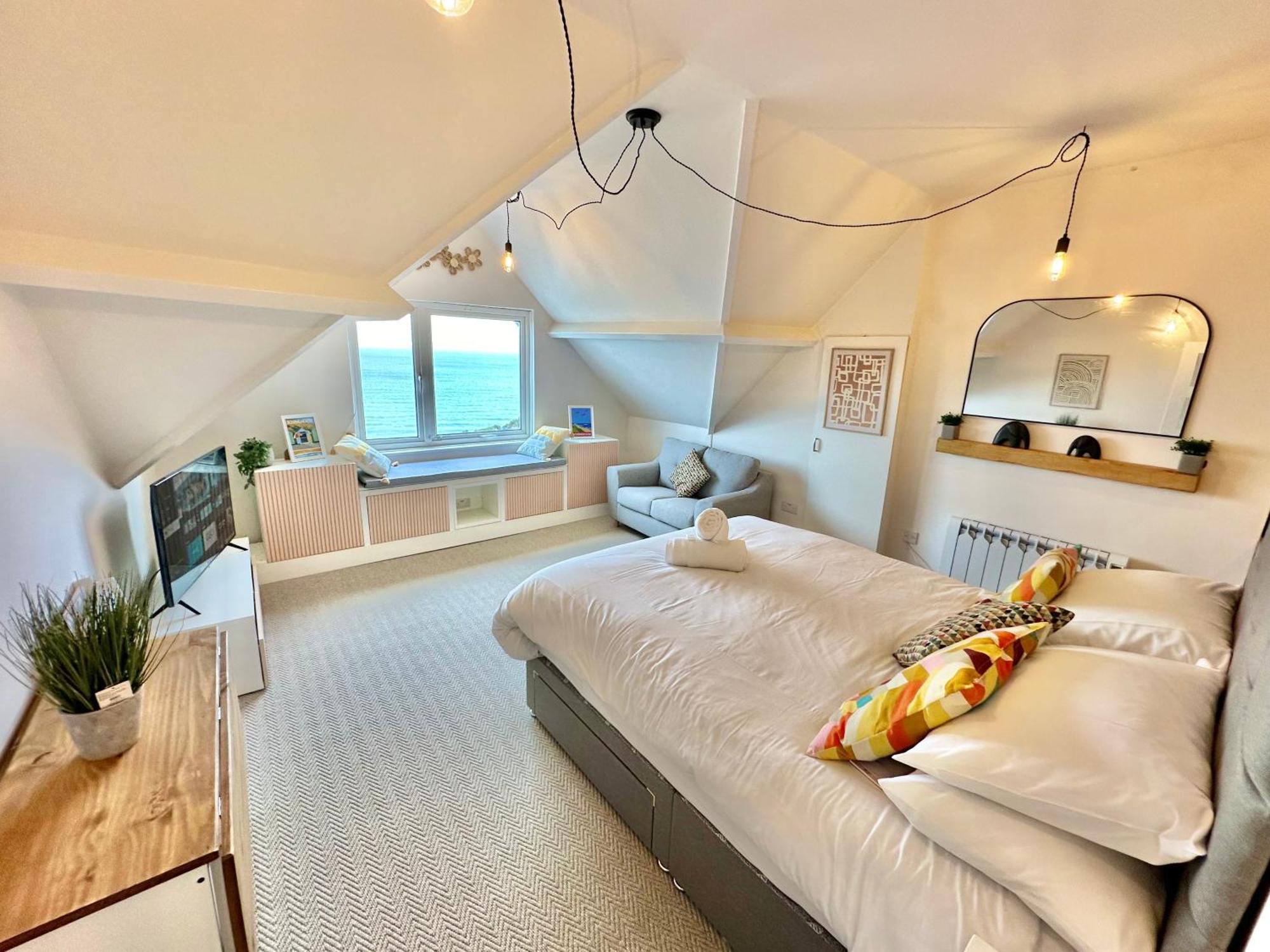 Apartment Pier View Retreat - Close To - Sea Views With Parking Bournemouth